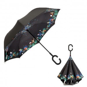 C nyakú fekete virág mintás esernyő